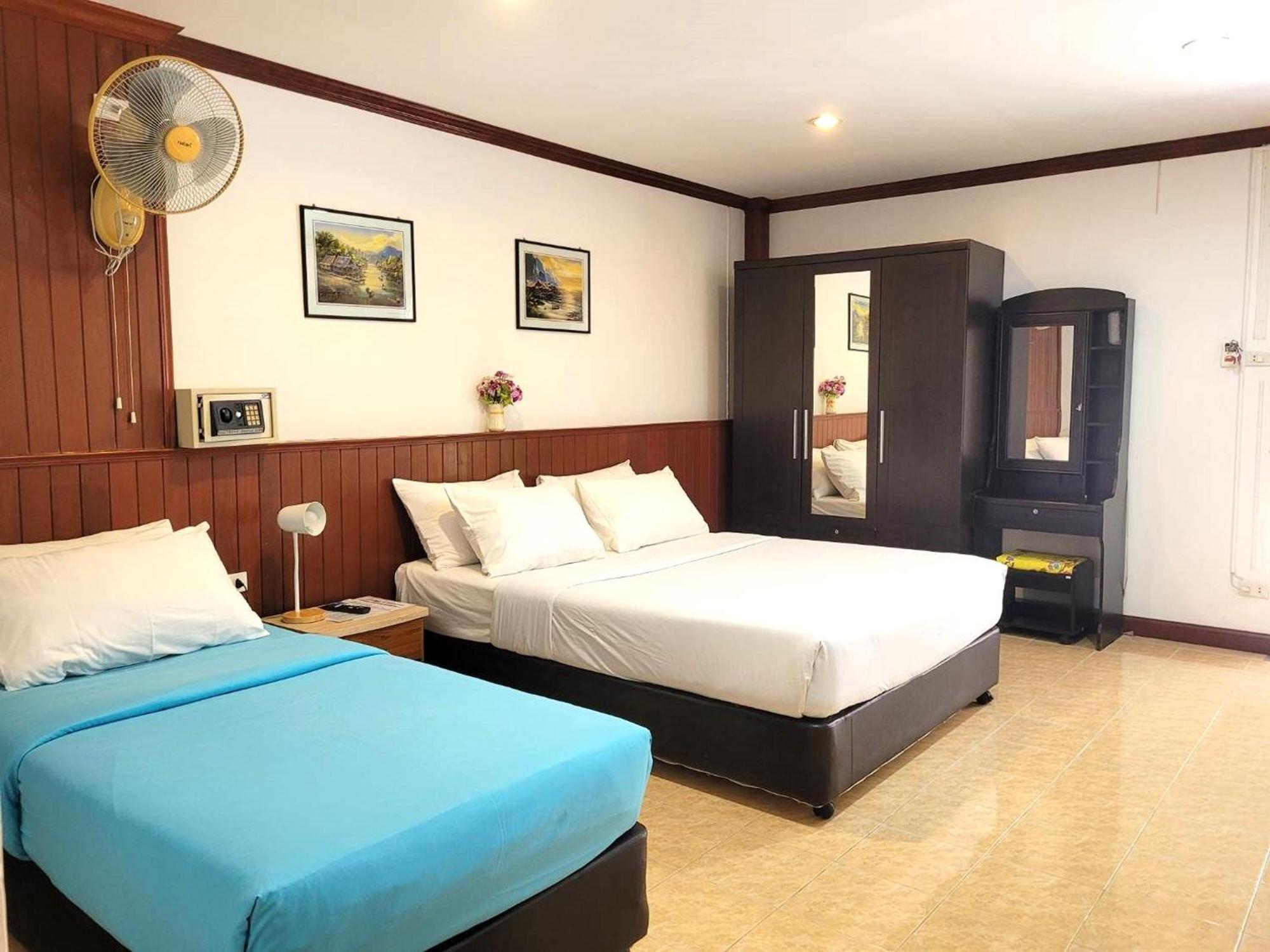 Rabbit Mansion Patong Hotel Bagian luar foto