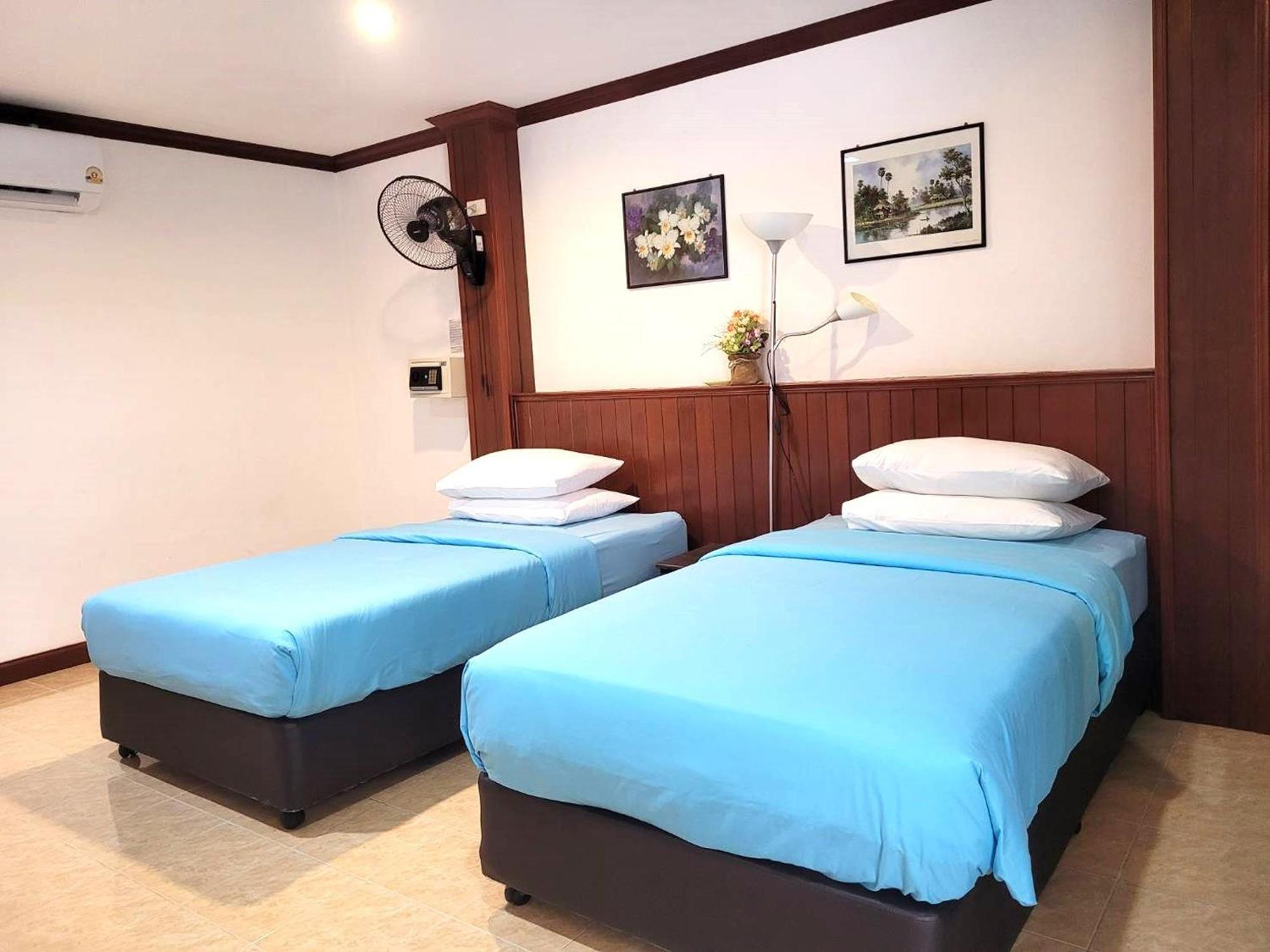 Rabbit Mansion Patong Hotel Bagian luar foto