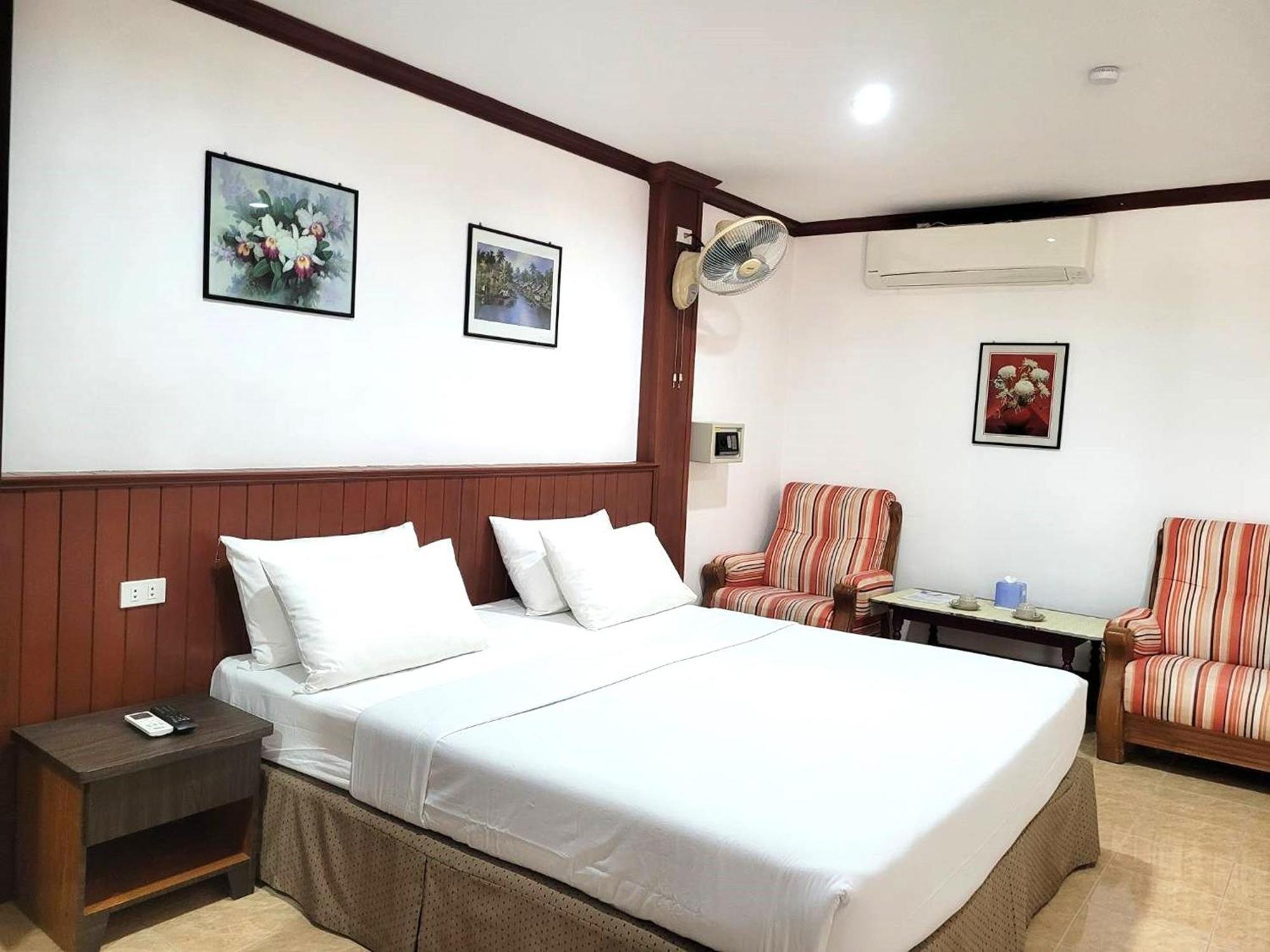 Rabbit Mansion Patong Hotel Bagian luar foto