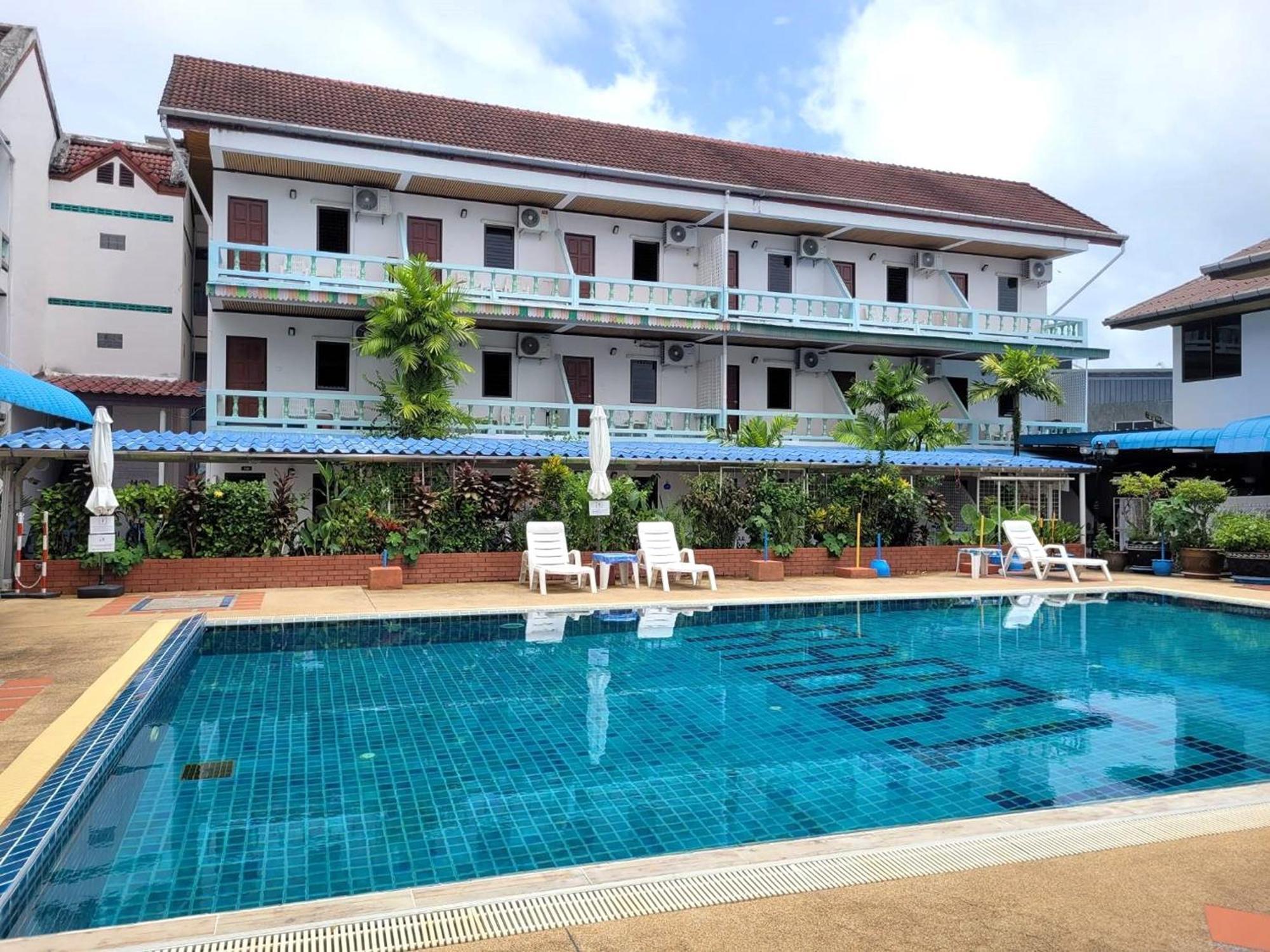 Rabbit Mansion Patong Hotel Bagian luar foto