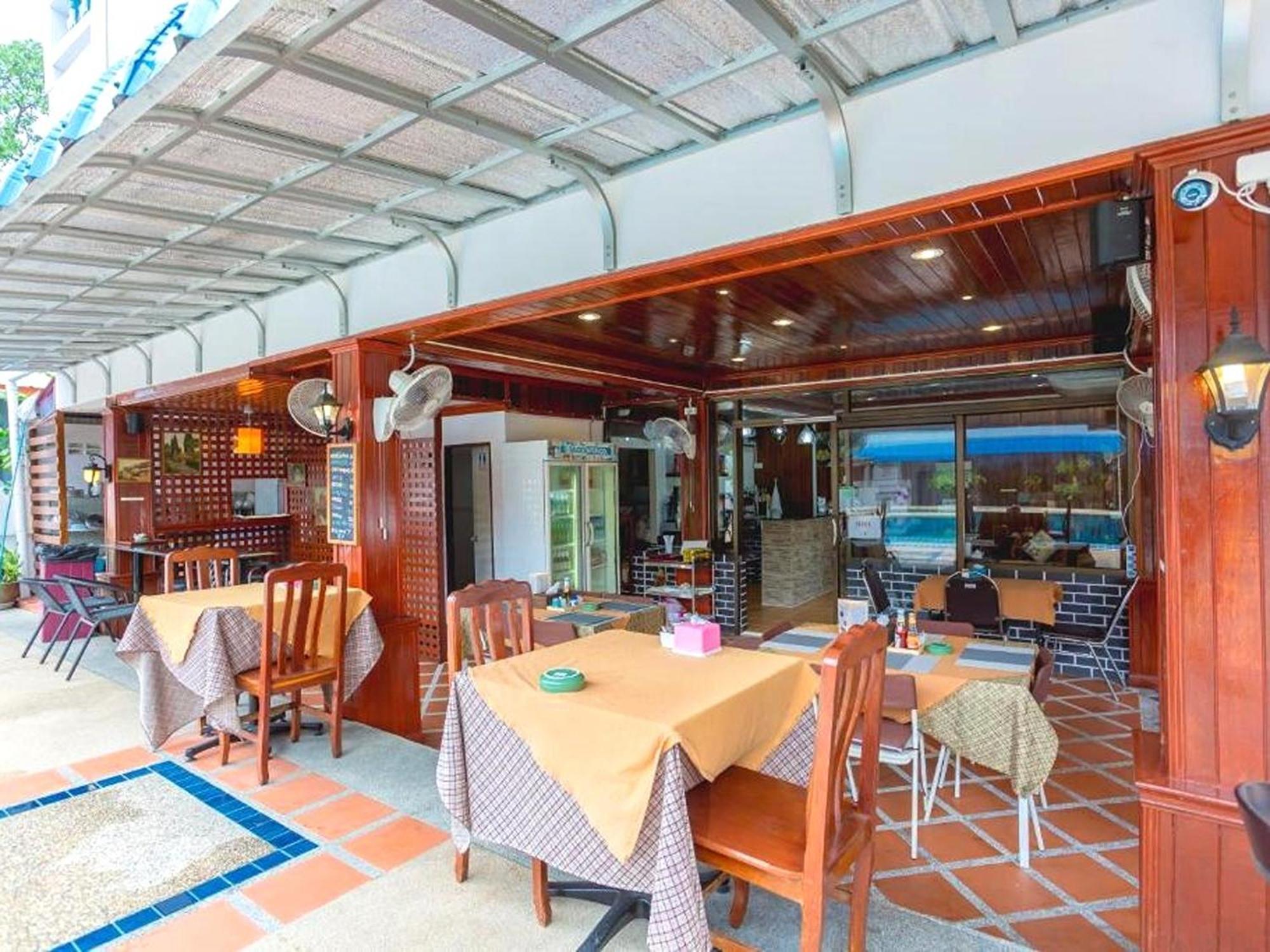 Rabbit Mansion Patong Hotel Bagian luar foto