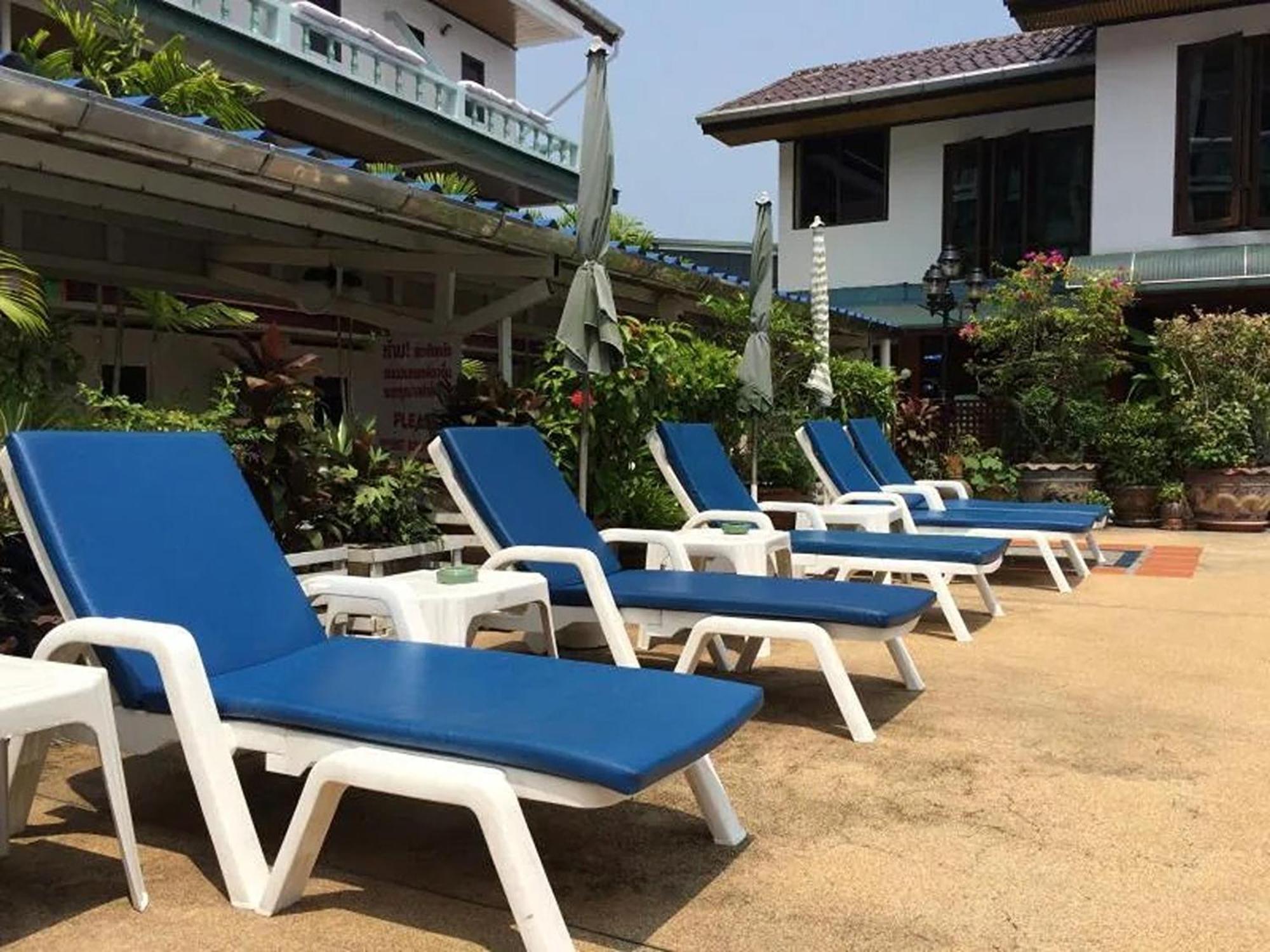 Rabbit Mansion Patong Hotel Bagian luar foto