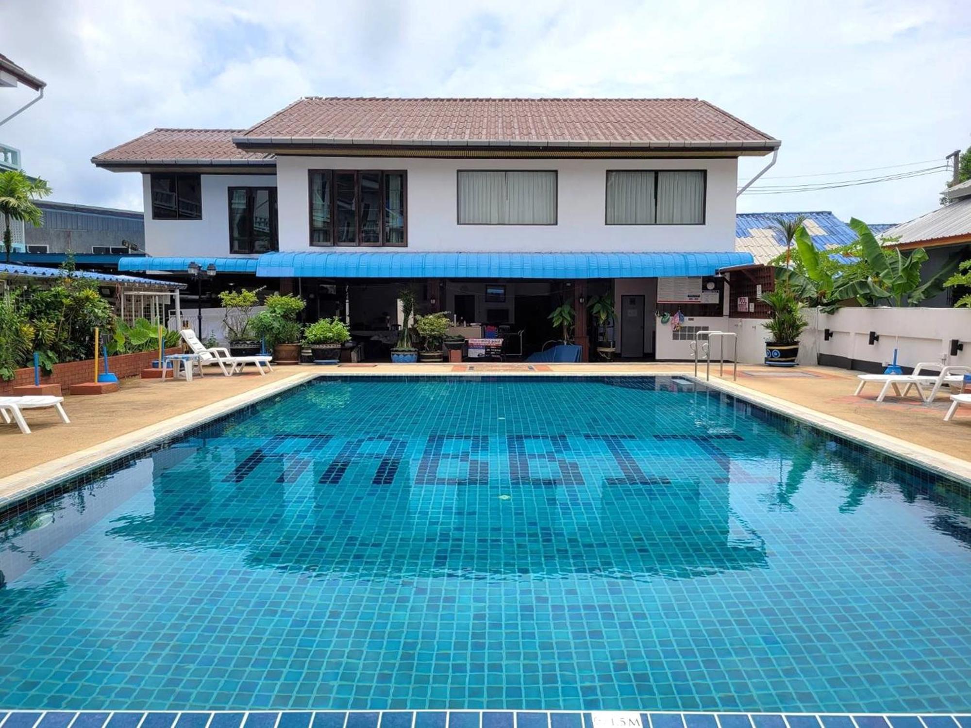 Rabbit Mansion Patong Hotel Bagian luar foto