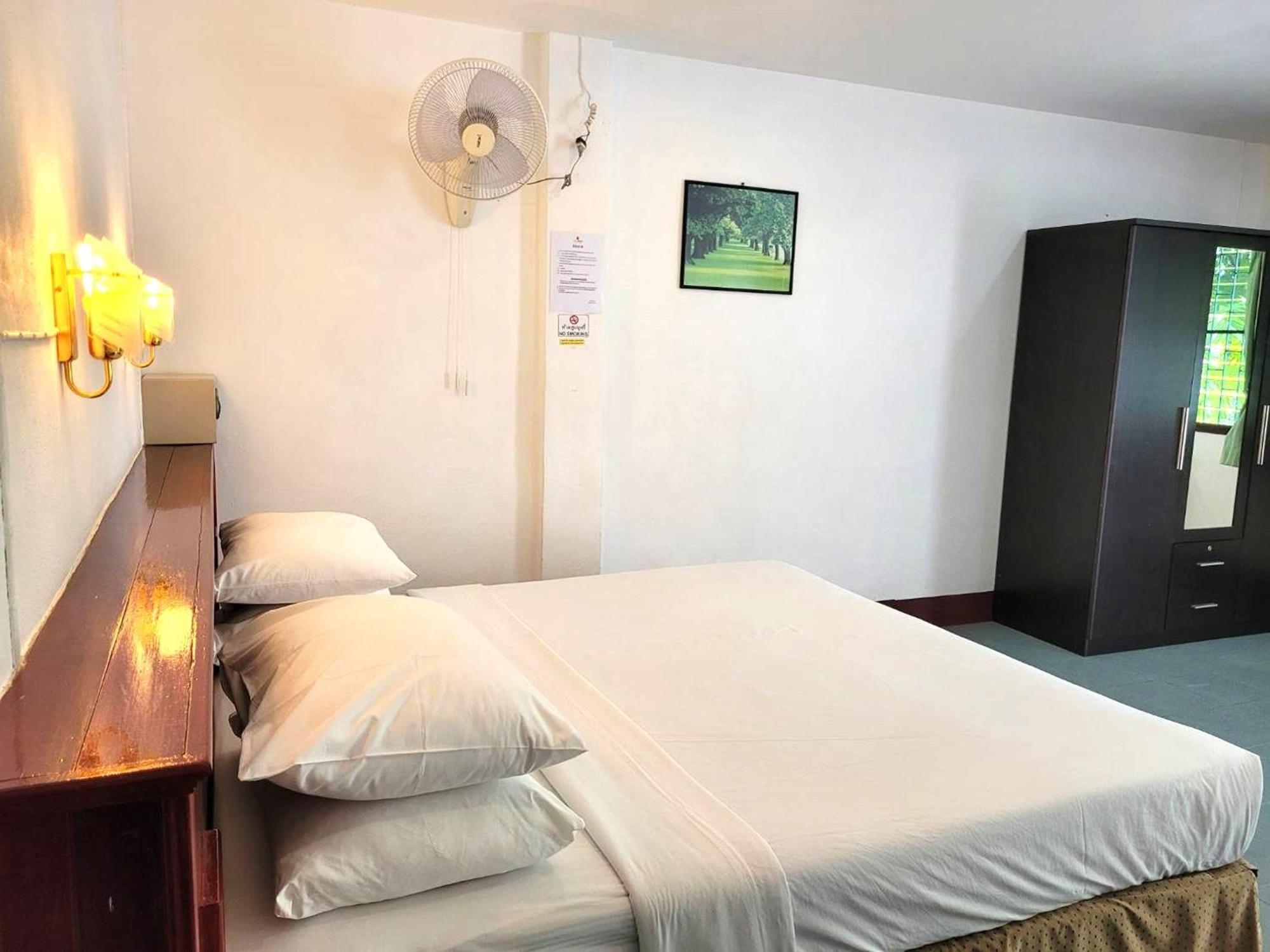 Rabbit Mansion Patong Hotel Bagian luar foto